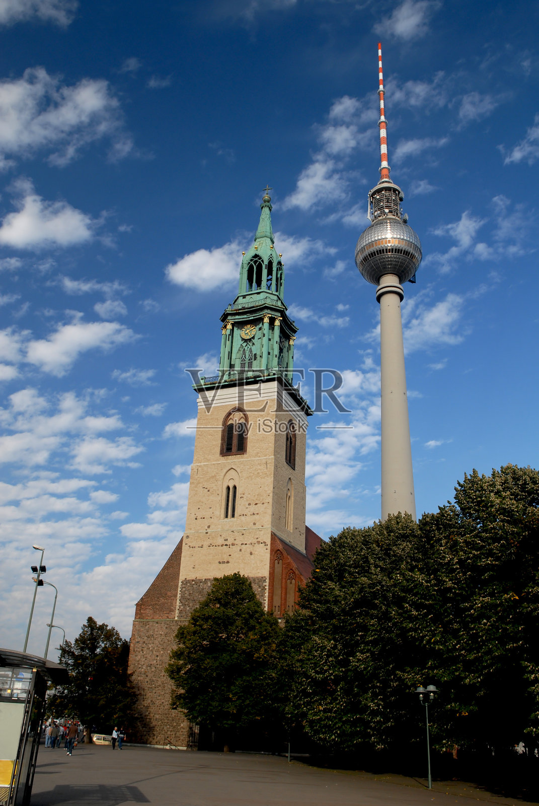 电视塔和“玛丽安kirche”，柏林系列照片摄影图片