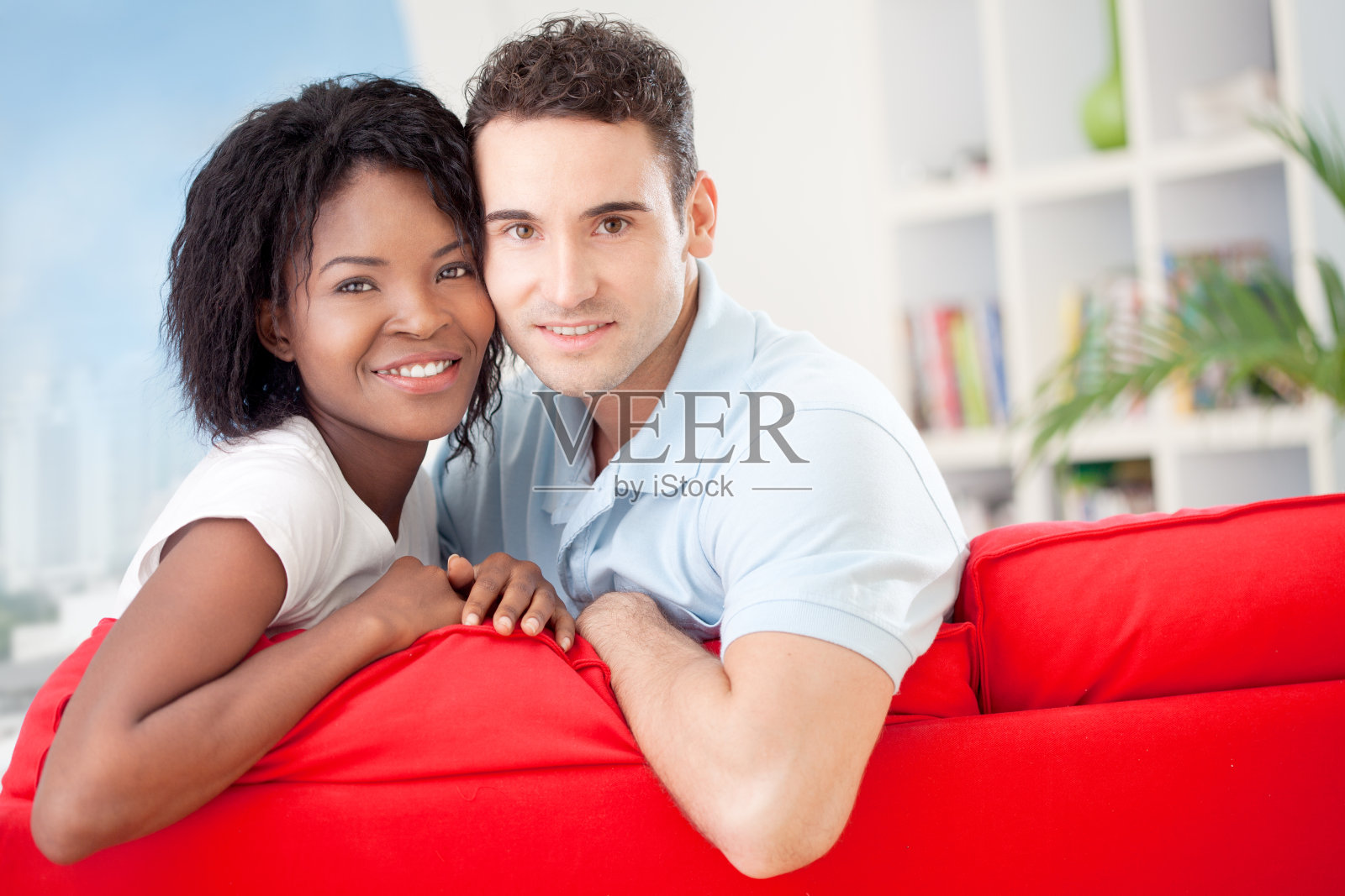 跨种族夫妇照片摄影图片