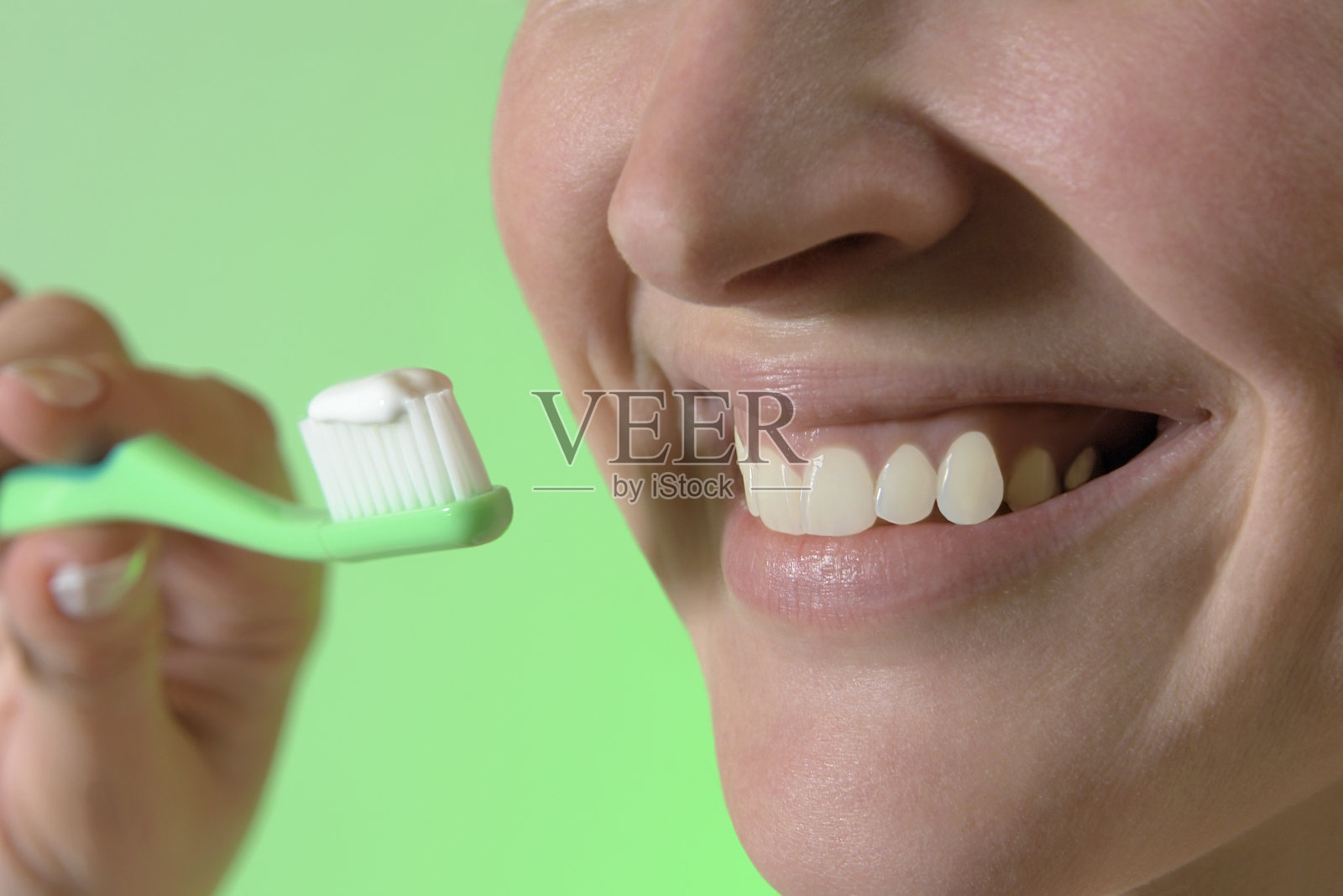 微笑和健康的洁白牙齿照片摄影图片