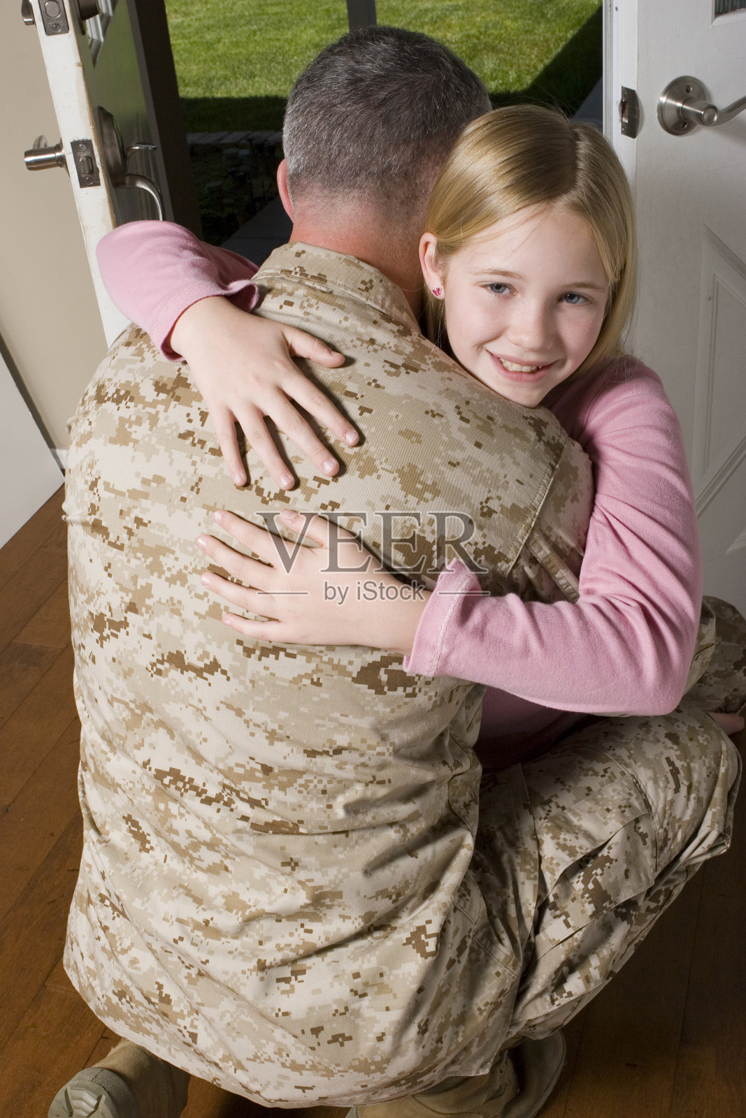 父亲回家照片摄影图片