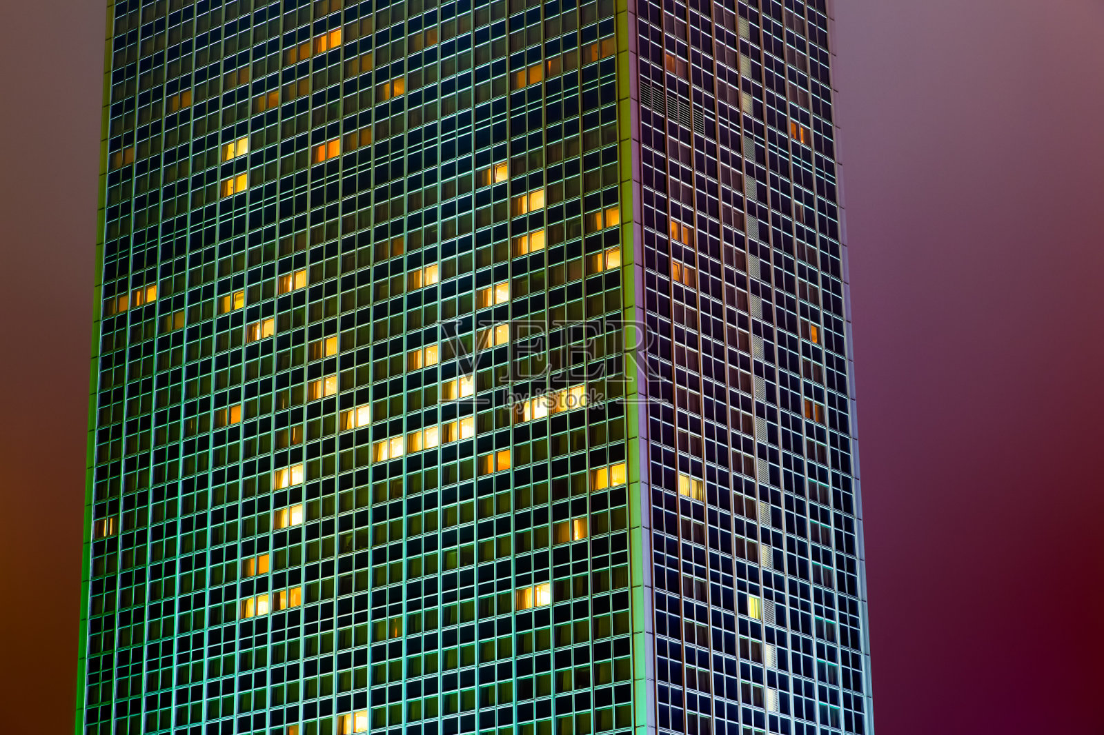 夜间摩天大楼照片摄影图片