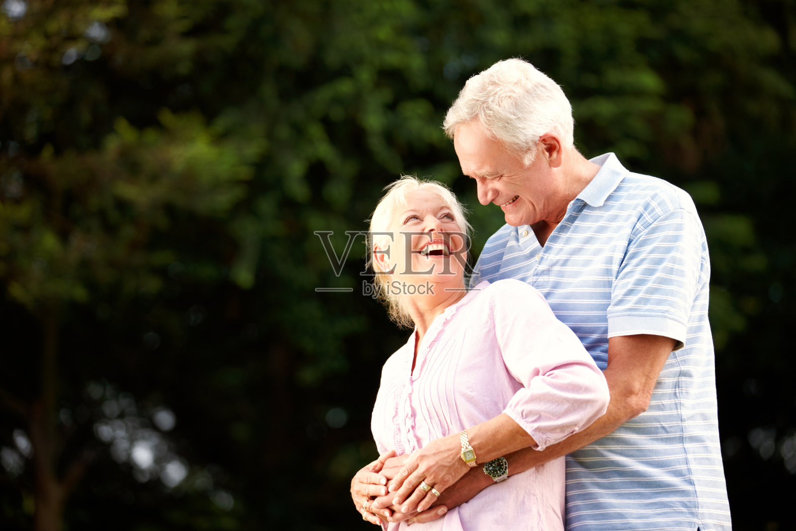 他们一起生活，一起学习，一起欢笑-真爱照片摄影图片