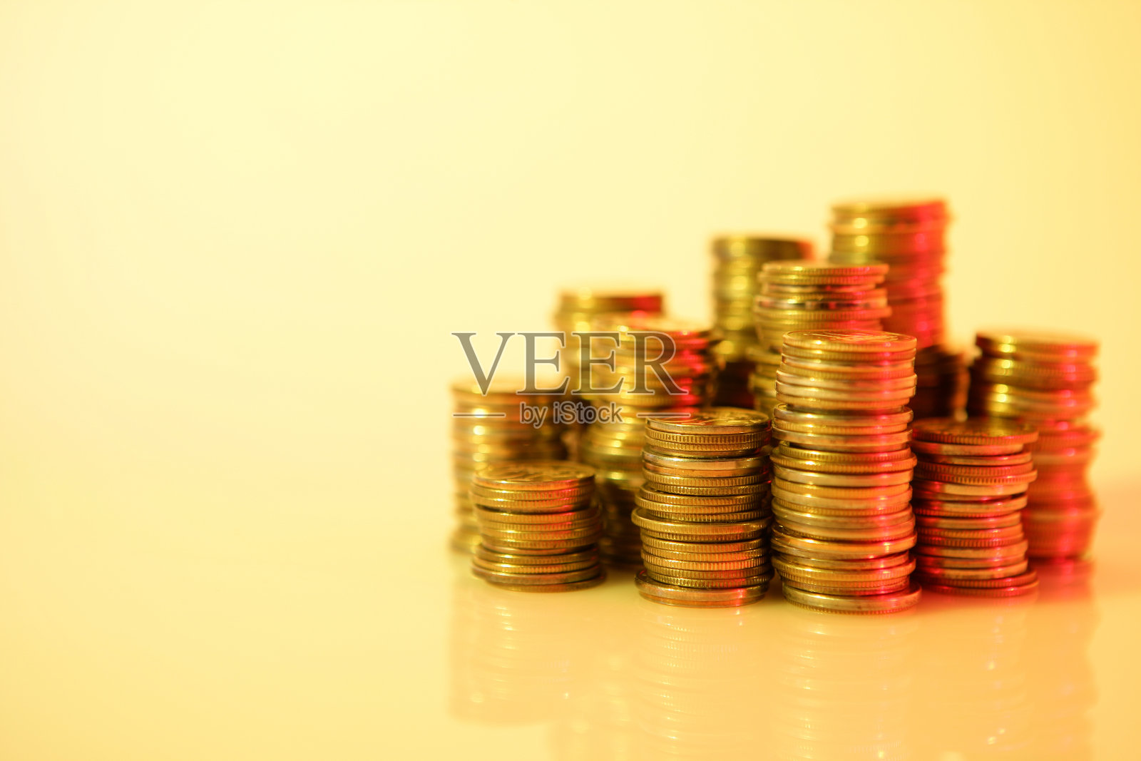 成堆的硬币照片摄影图片