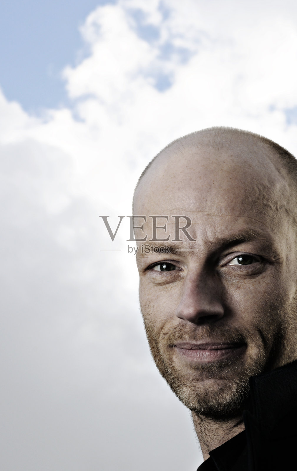 友好的英俊的男人照片摄影图片