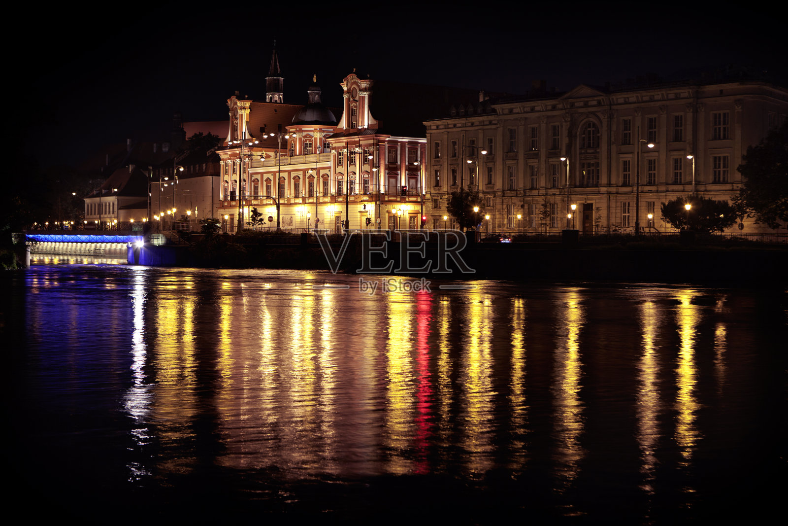 弗罗茨瓦夫夜间照片摄影图片