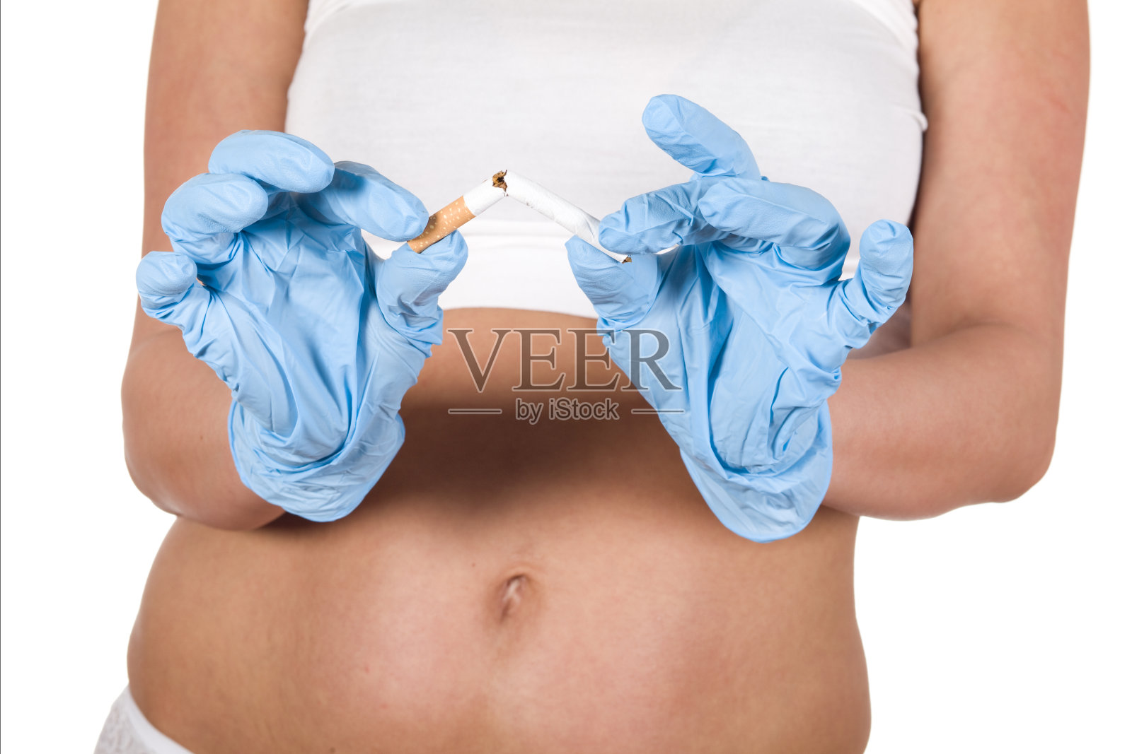 打破香烟照片摄影图片