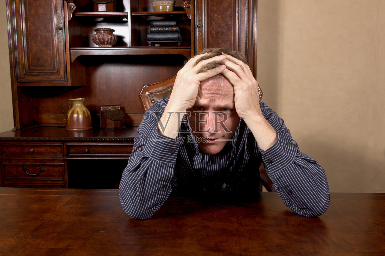 有压力的商人照片摄影图片