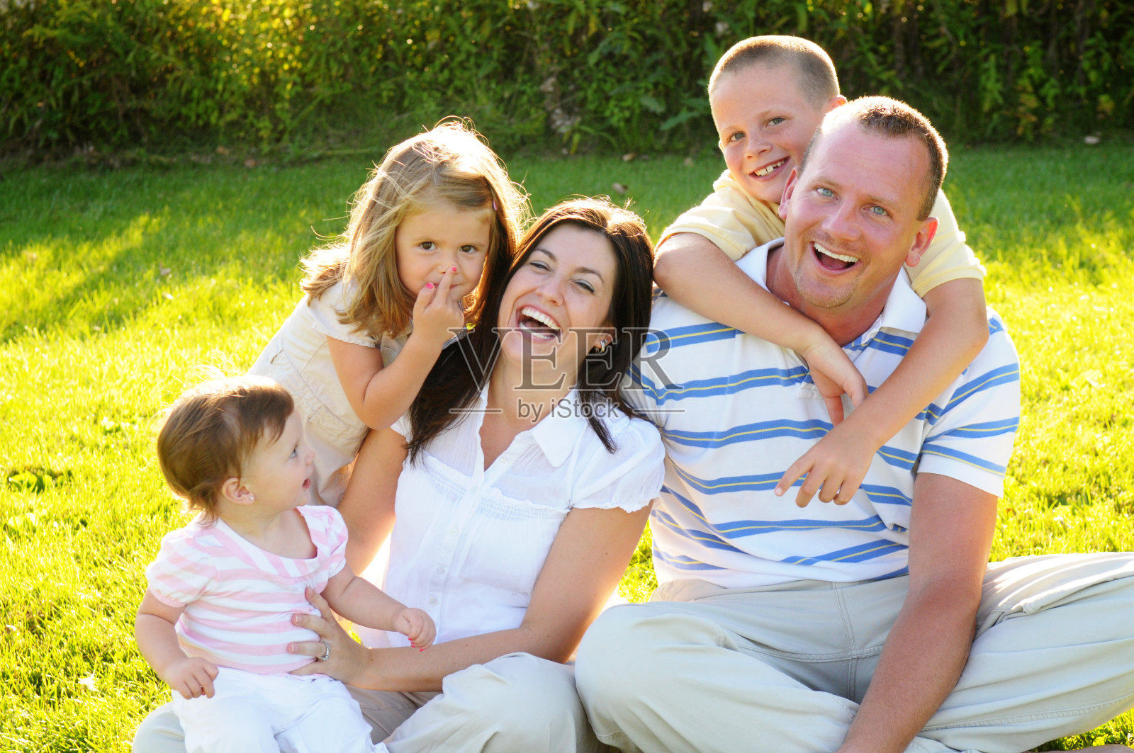 幸福的家庭照片摄影图片