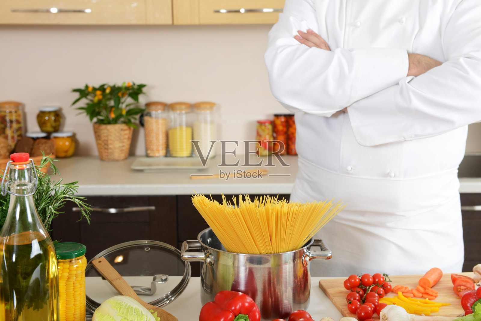 厨房里的厨师照片摄影图片