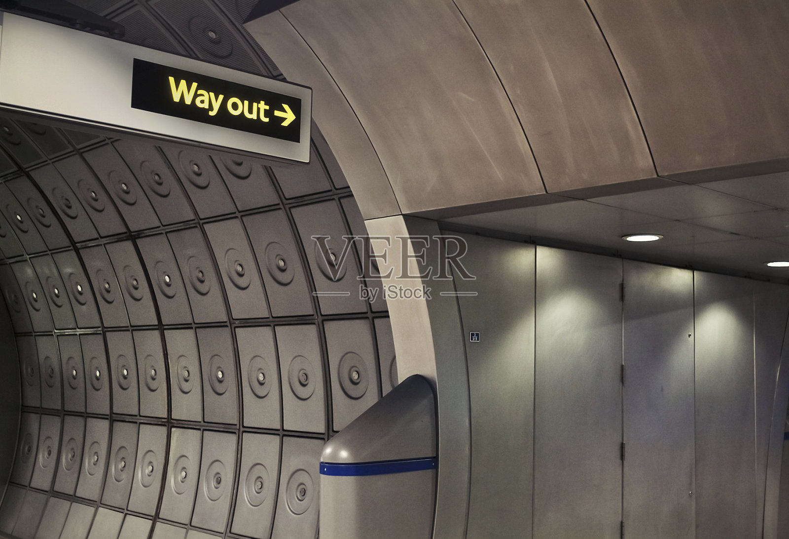 出路——伦敦地铁站照片摄影图片
