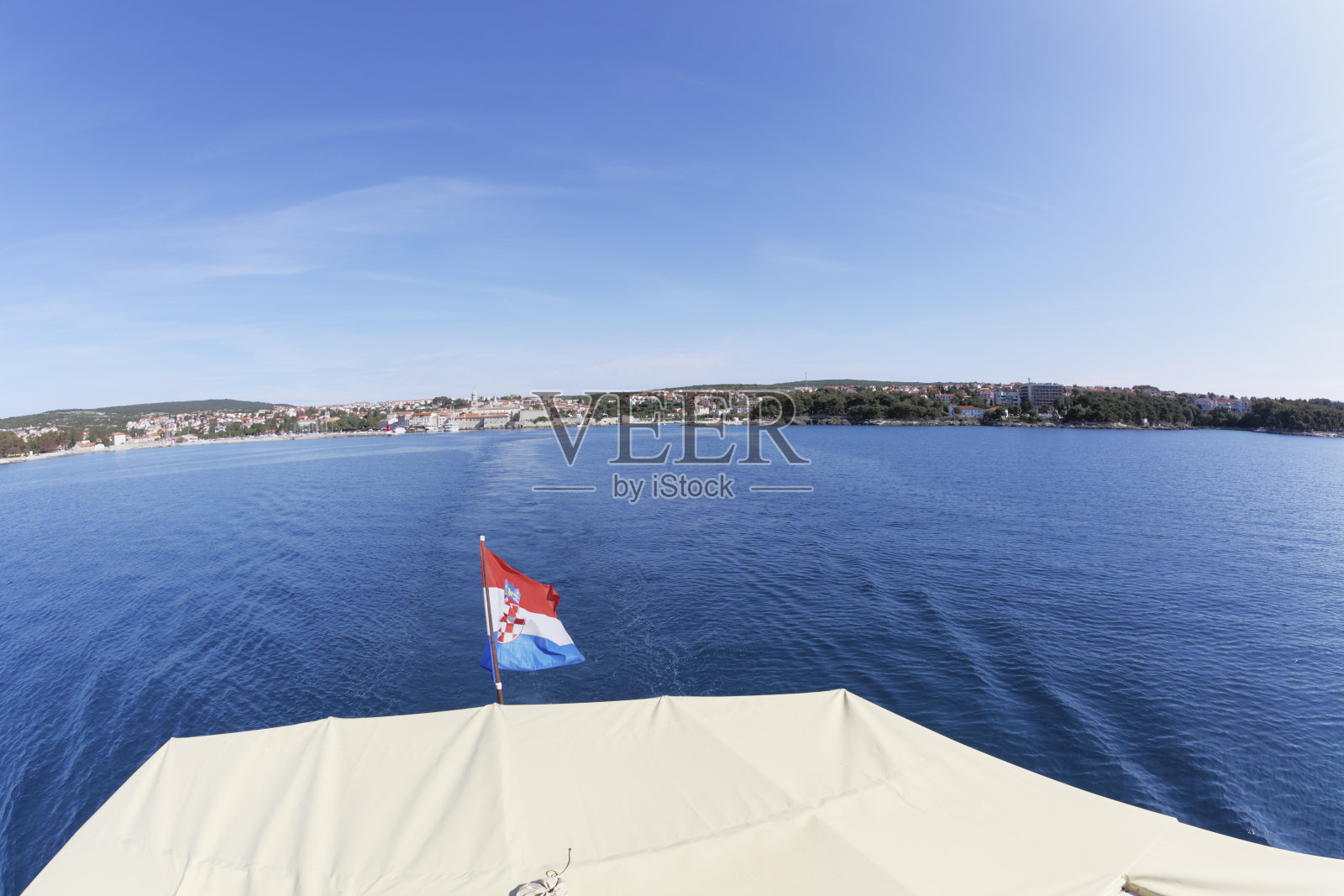 甲板上的克罗地亚国旗照片摄影图片