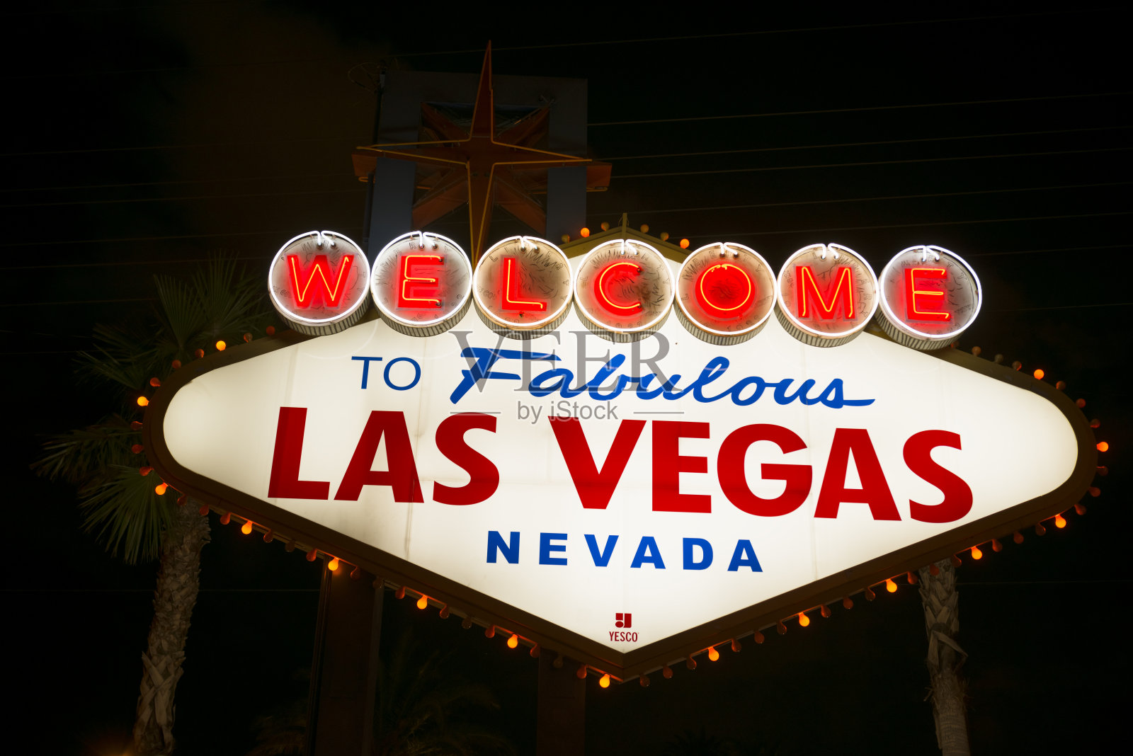 拉斯维加斯晚上的招牌照片摄影图片