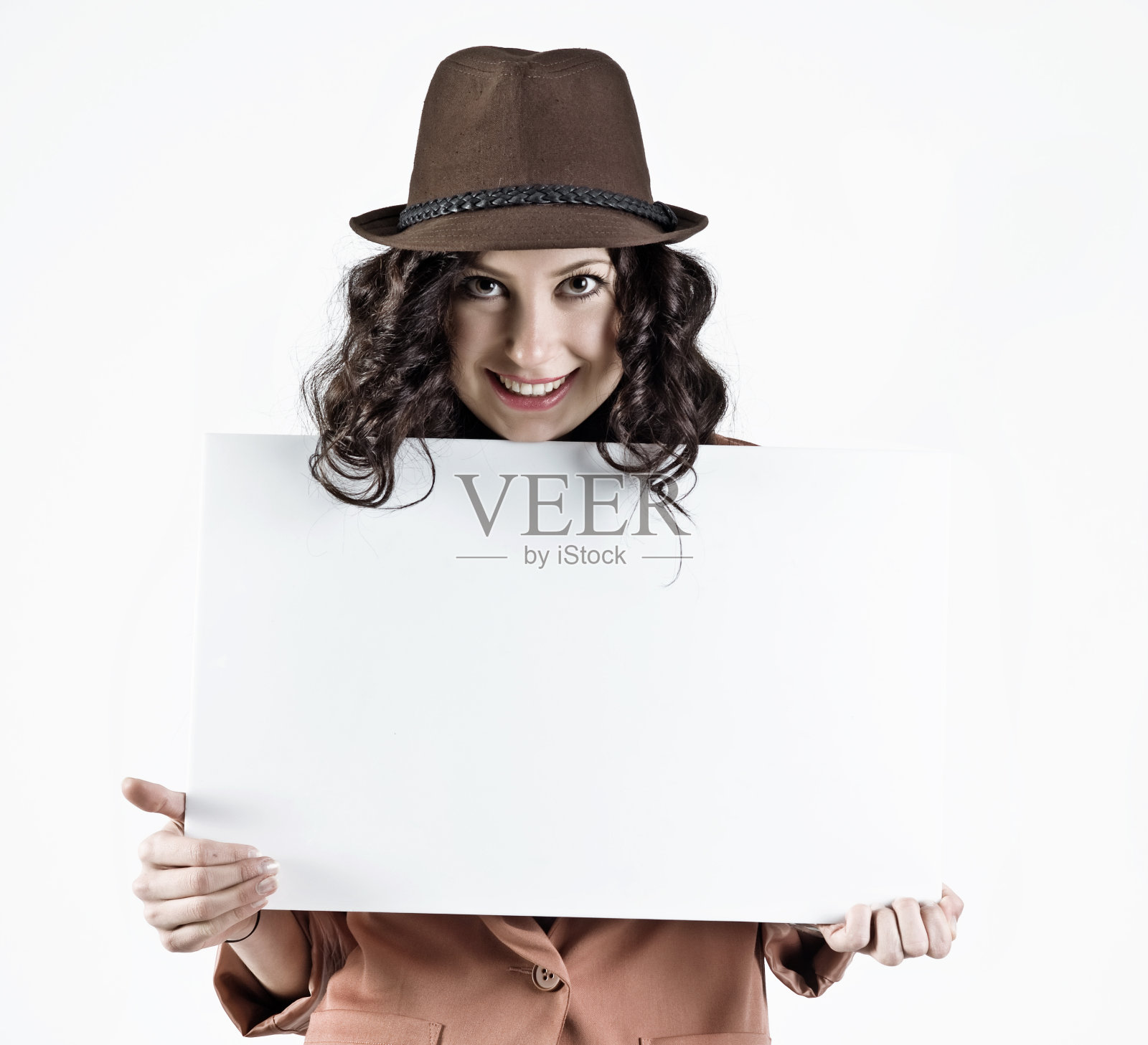 拿着空白牌子的女人照片摄影图片