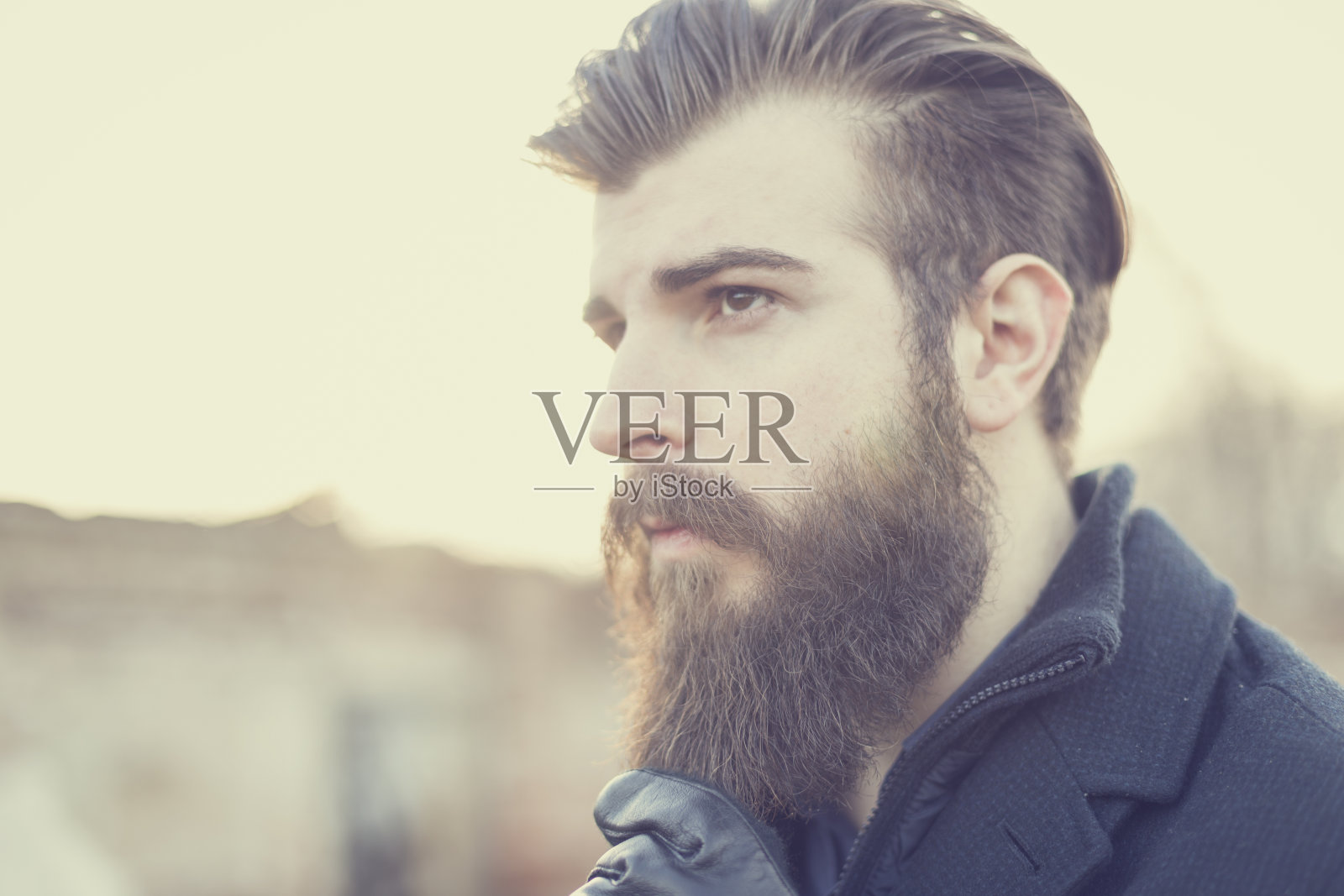 我有漂亮的大胡子照片摄影图片