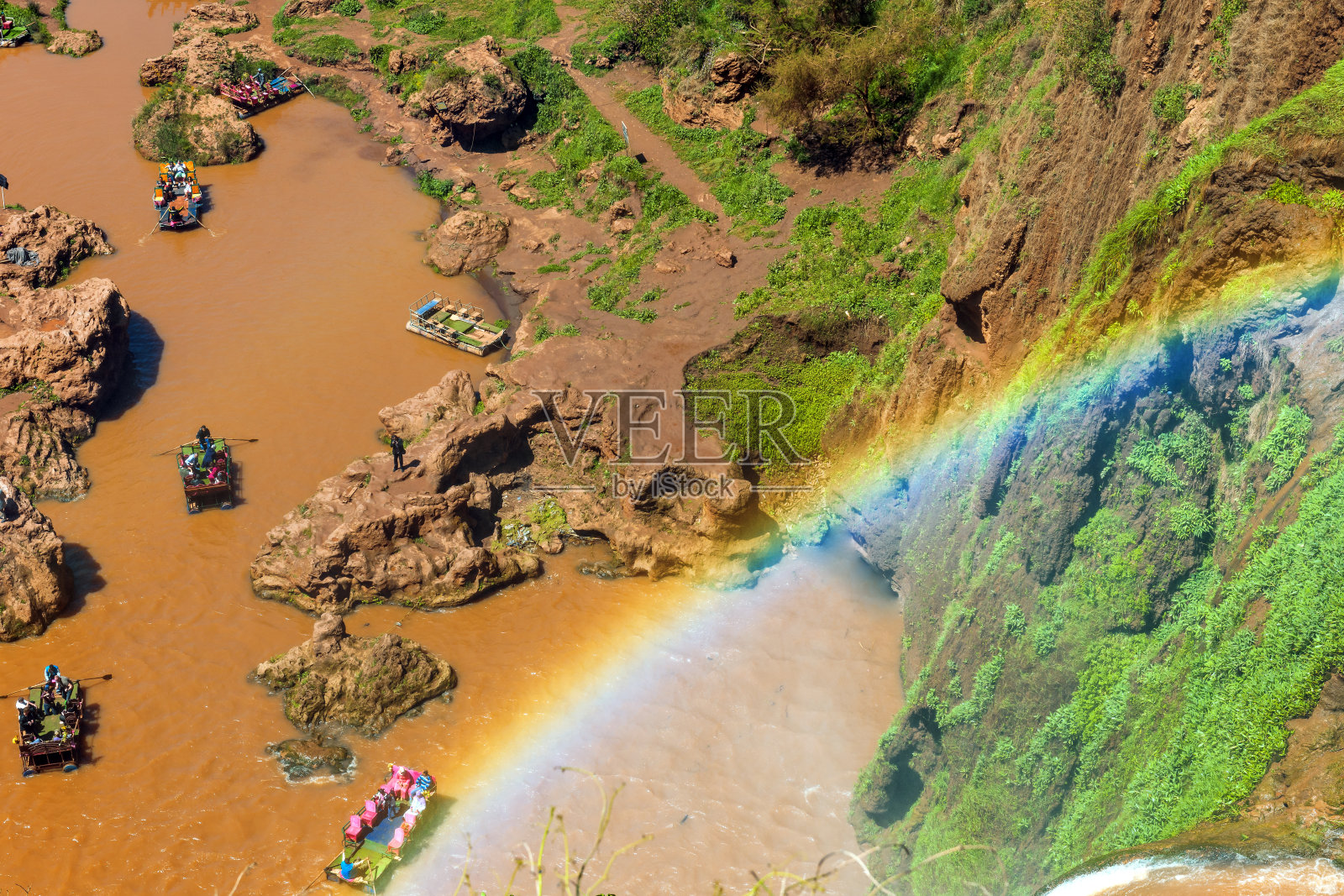 乌祖德的五彩船，彩虹，瀑布，划船，摩洛哥，北非照片摄影图片