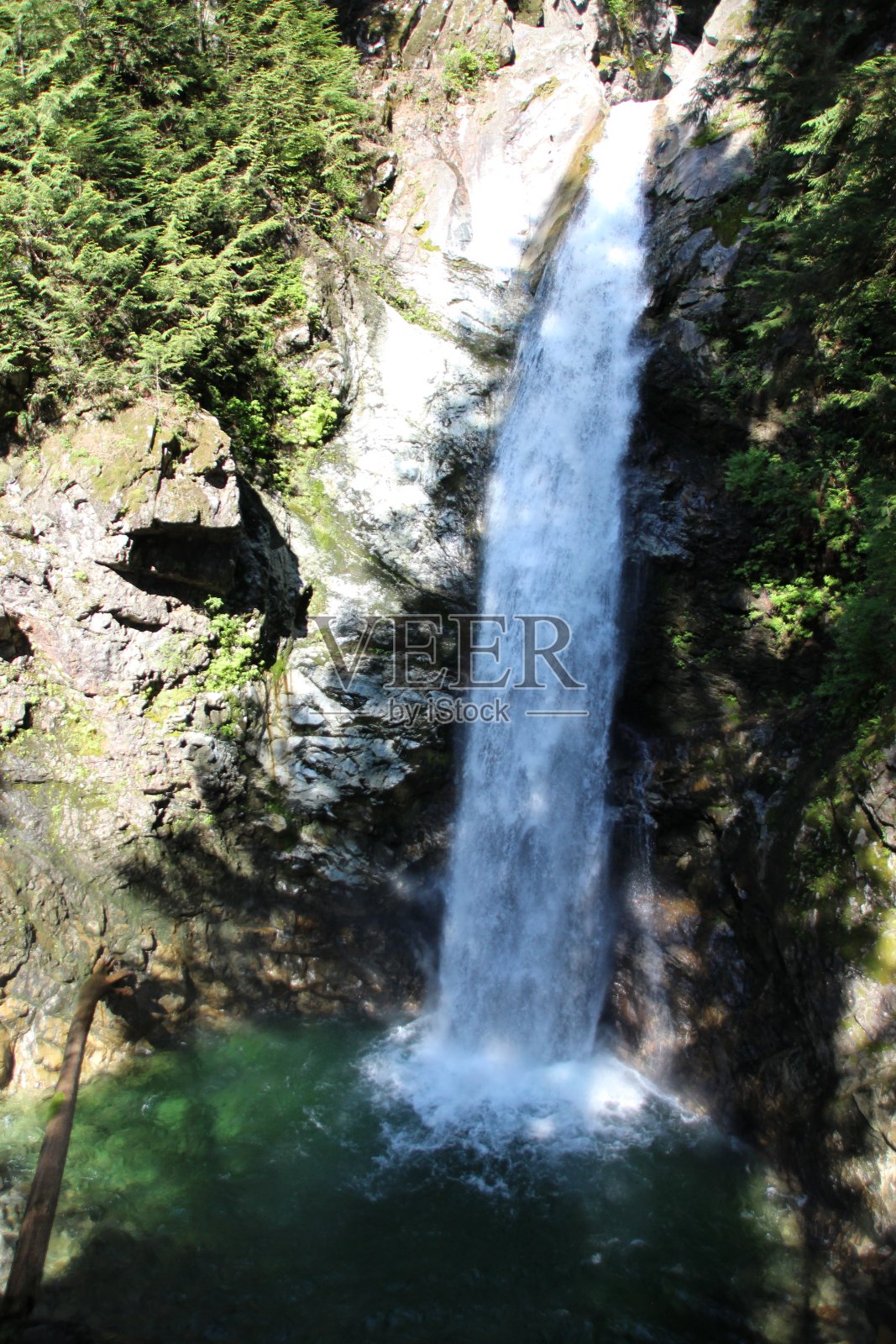 迷人的瀑布照片摄影图片