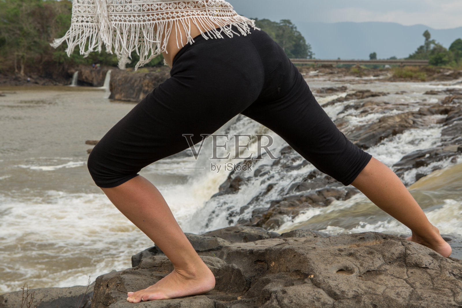 女子练习瑜伽特写照片摄影图片