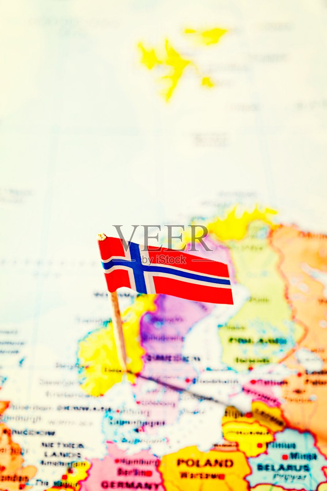 挪威国旗在地图上标记挪威的高角度视图照片摄影图片