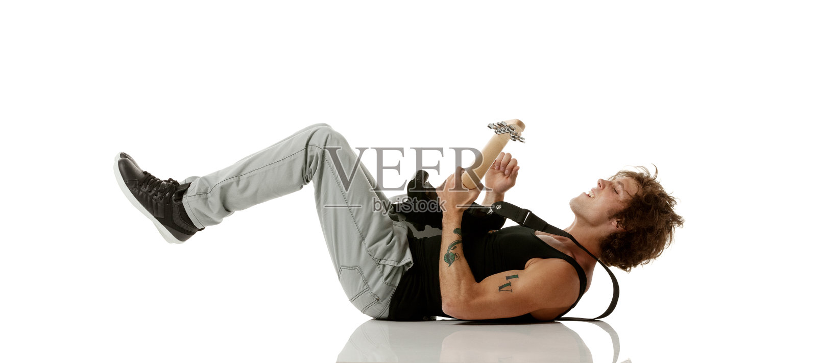 人弹吉他照片摄影图片