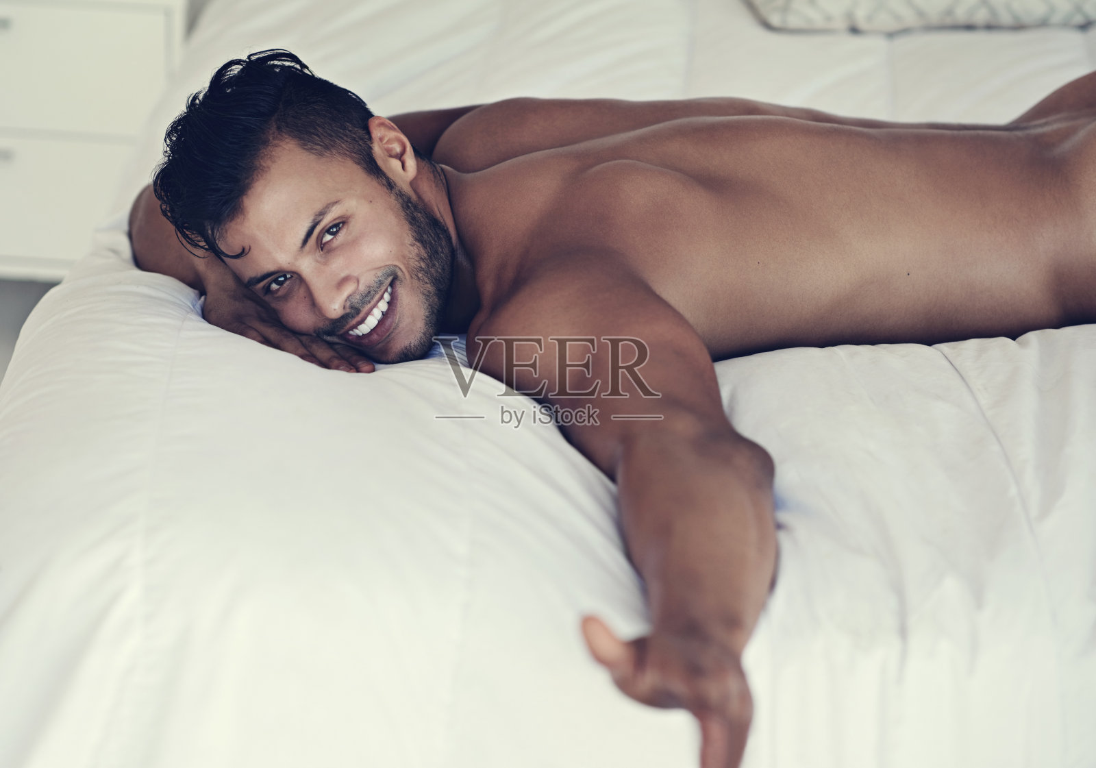 没有你，床是空的照片摄影图片