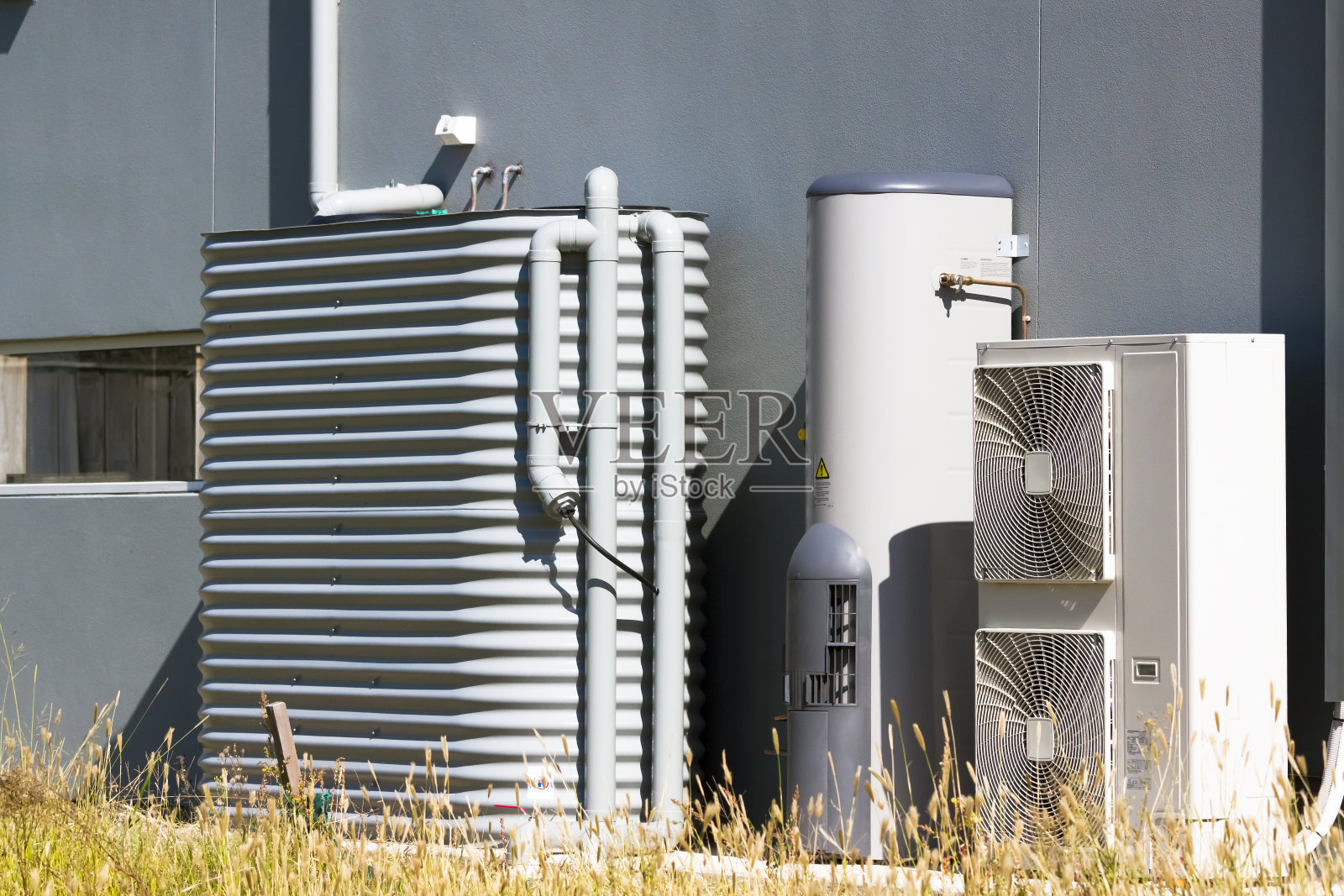 水箱、热水系统、空调照片摄影图片