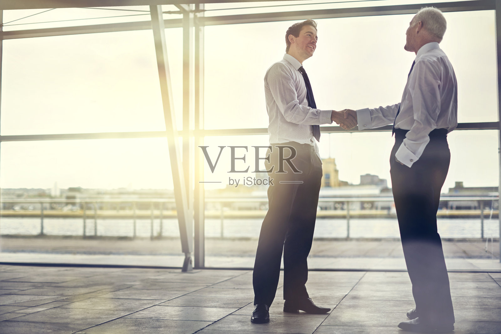 我期待着和你一起工作照片摄影图片