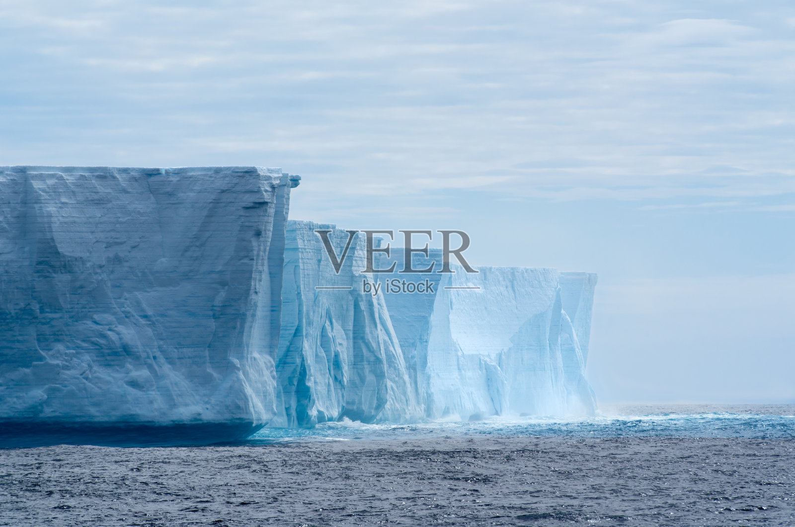 南极洲的平板冰山照片摄影图片