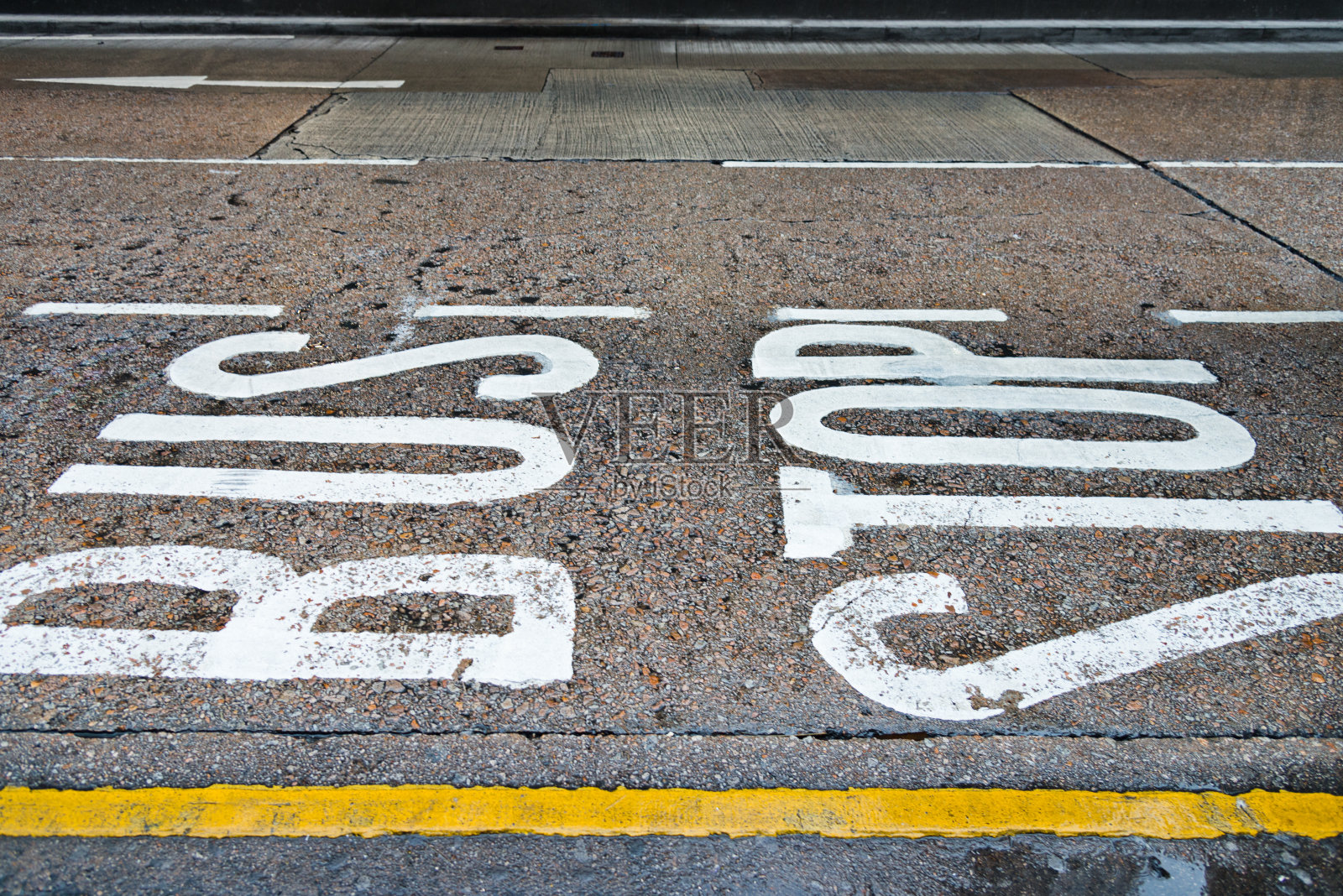 公共汽车站照片摄影图片