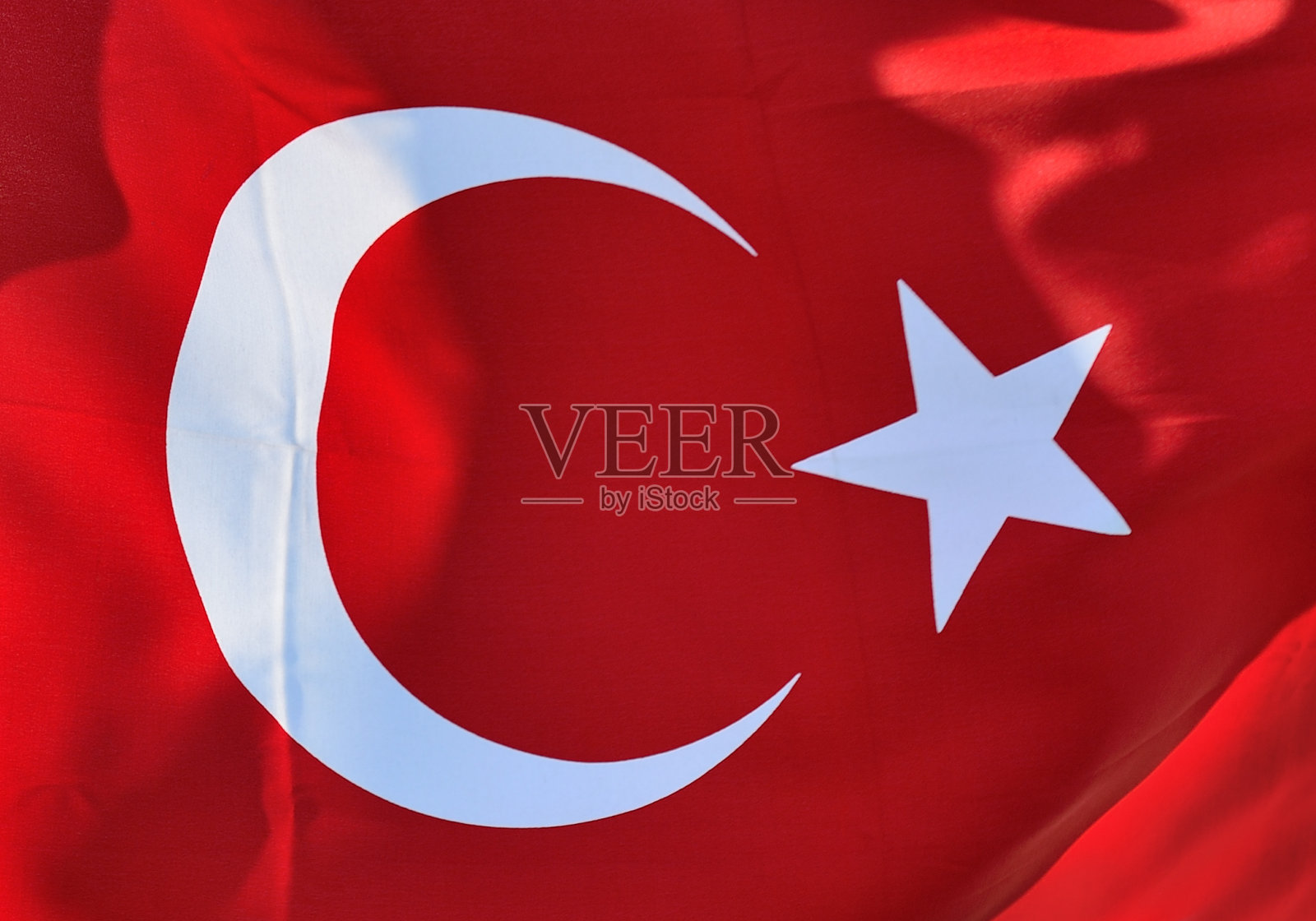 近距离的土耳其国旗在风中照片摄影图片