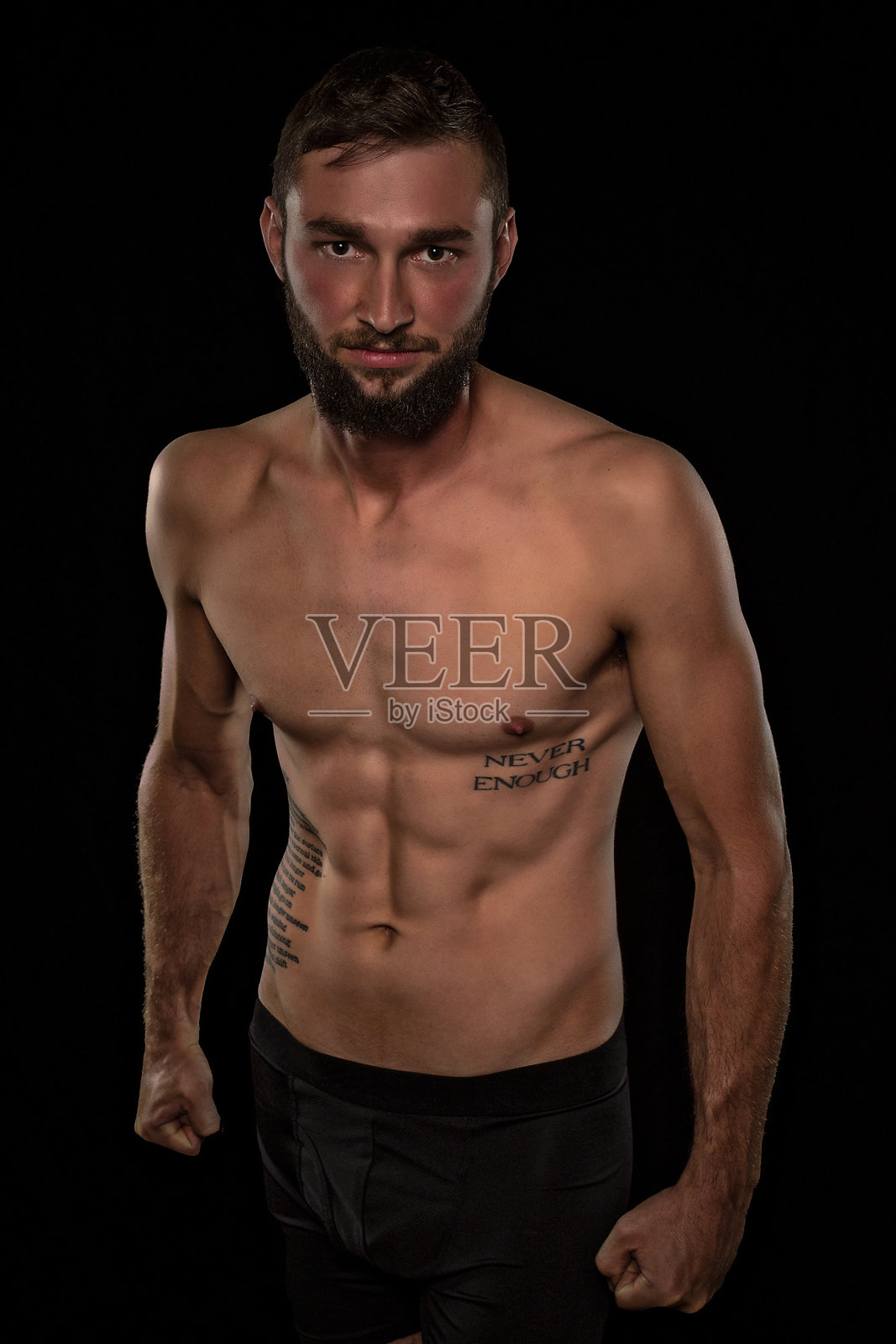 紧握拳头的男性照片摄影图片