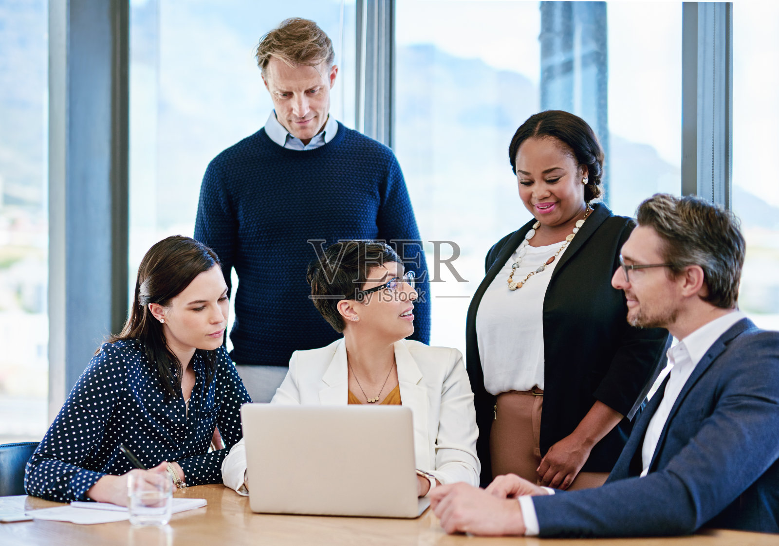 深入的讨论照片摄影图片