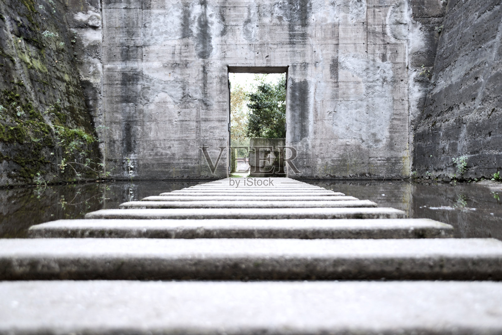 防空洞照片摄影图片
