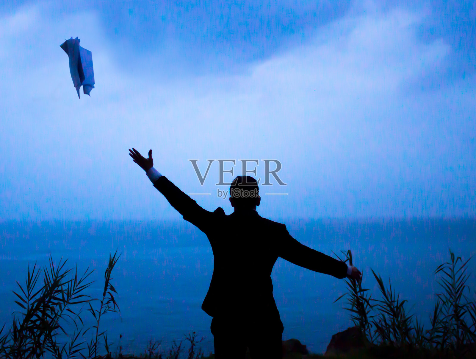 商人把论文照片摄影图片