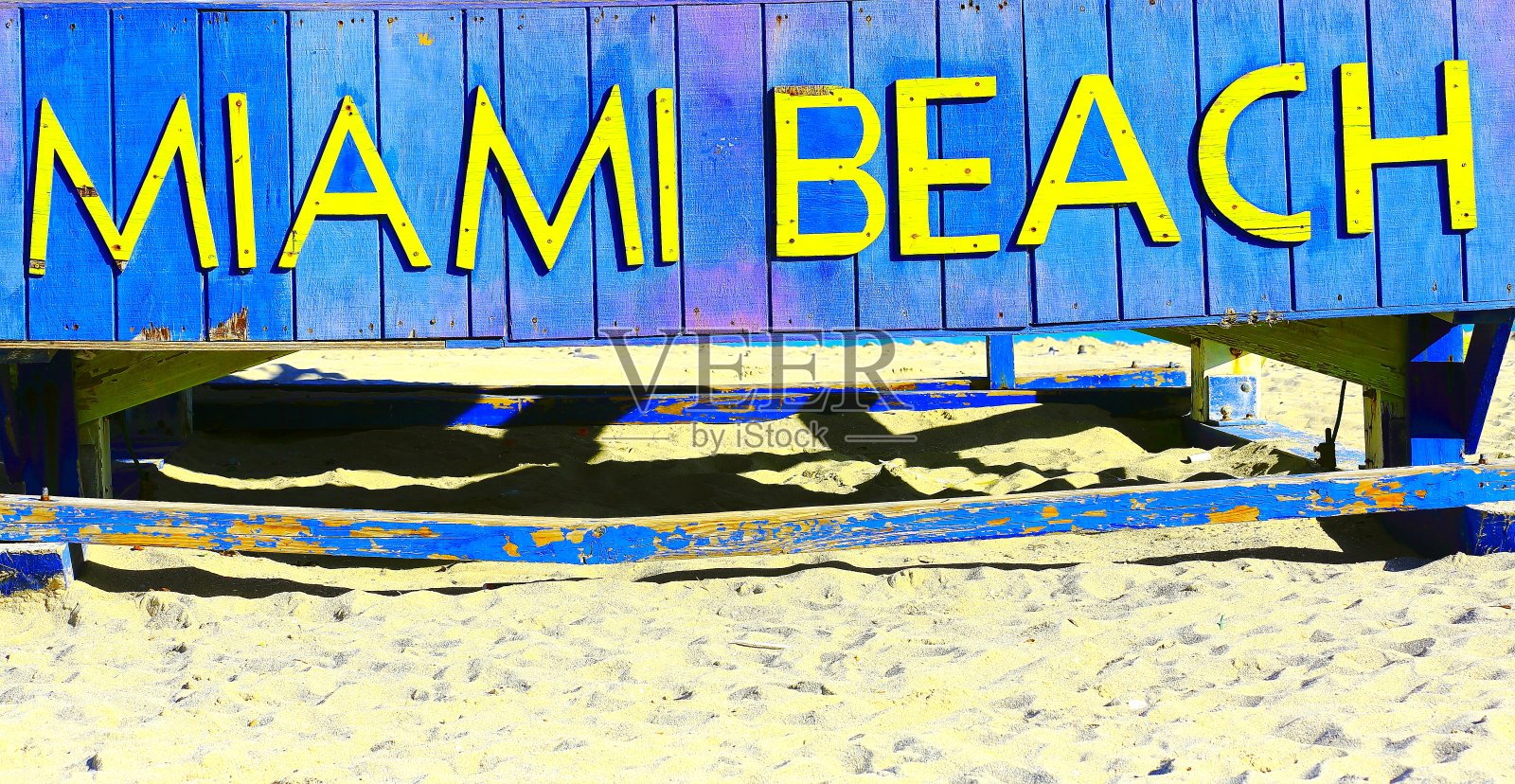 迈阿密海滩写在木制背景和沙滩，美国照片摄影图片