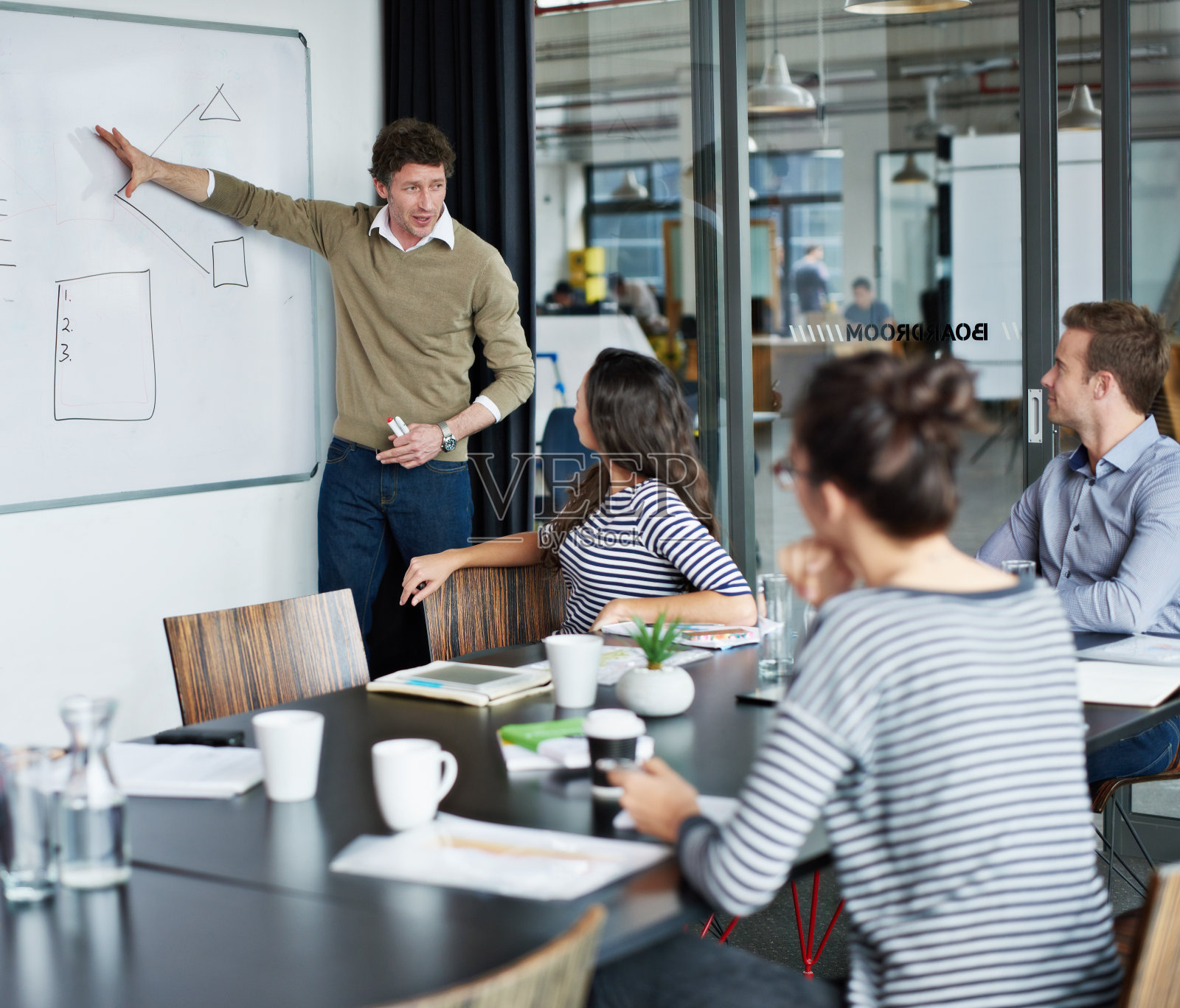 我憧憬着更大的机遇……照片摄影图片
