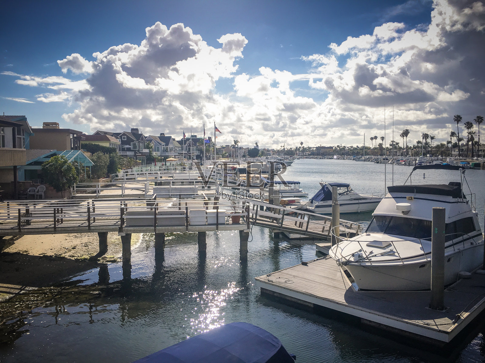 豪华游艇停泊在那不勒斯岛，长滩，加利福尼亚州照片摄影图片