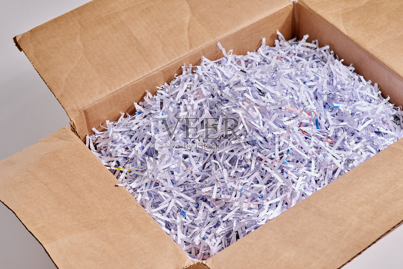 碎纸很适合包装照片摄影图片