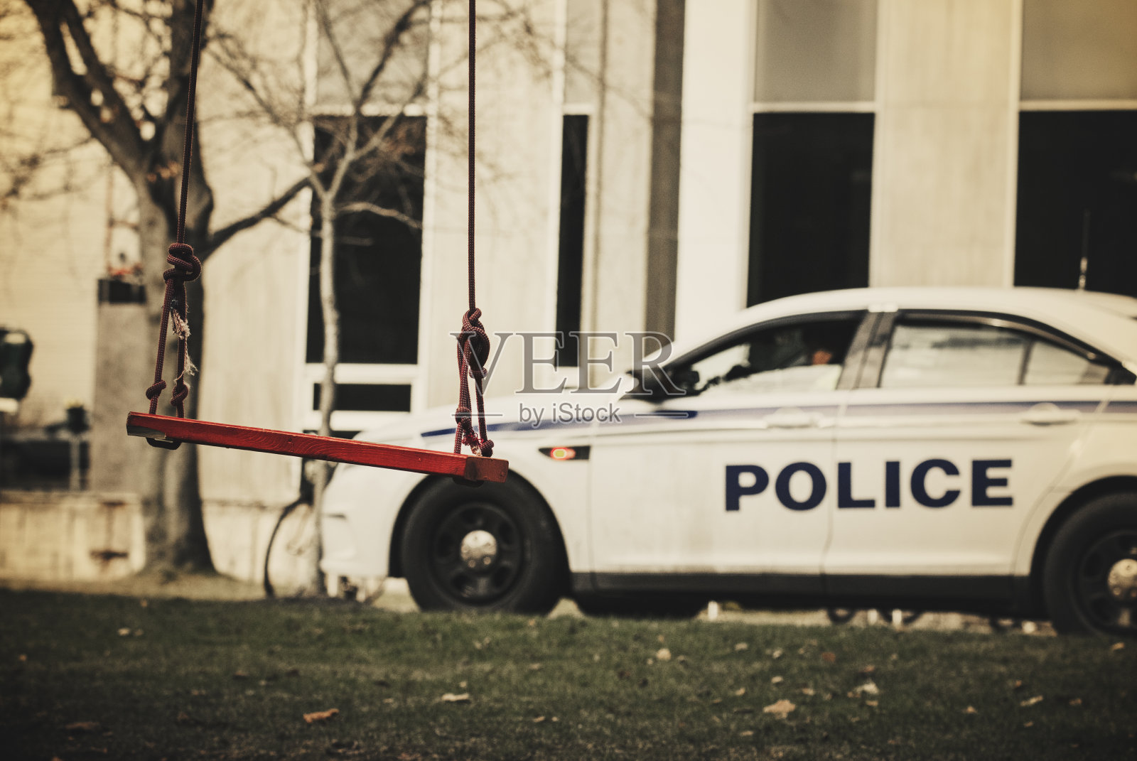 摆动的沉默照片摄影图片