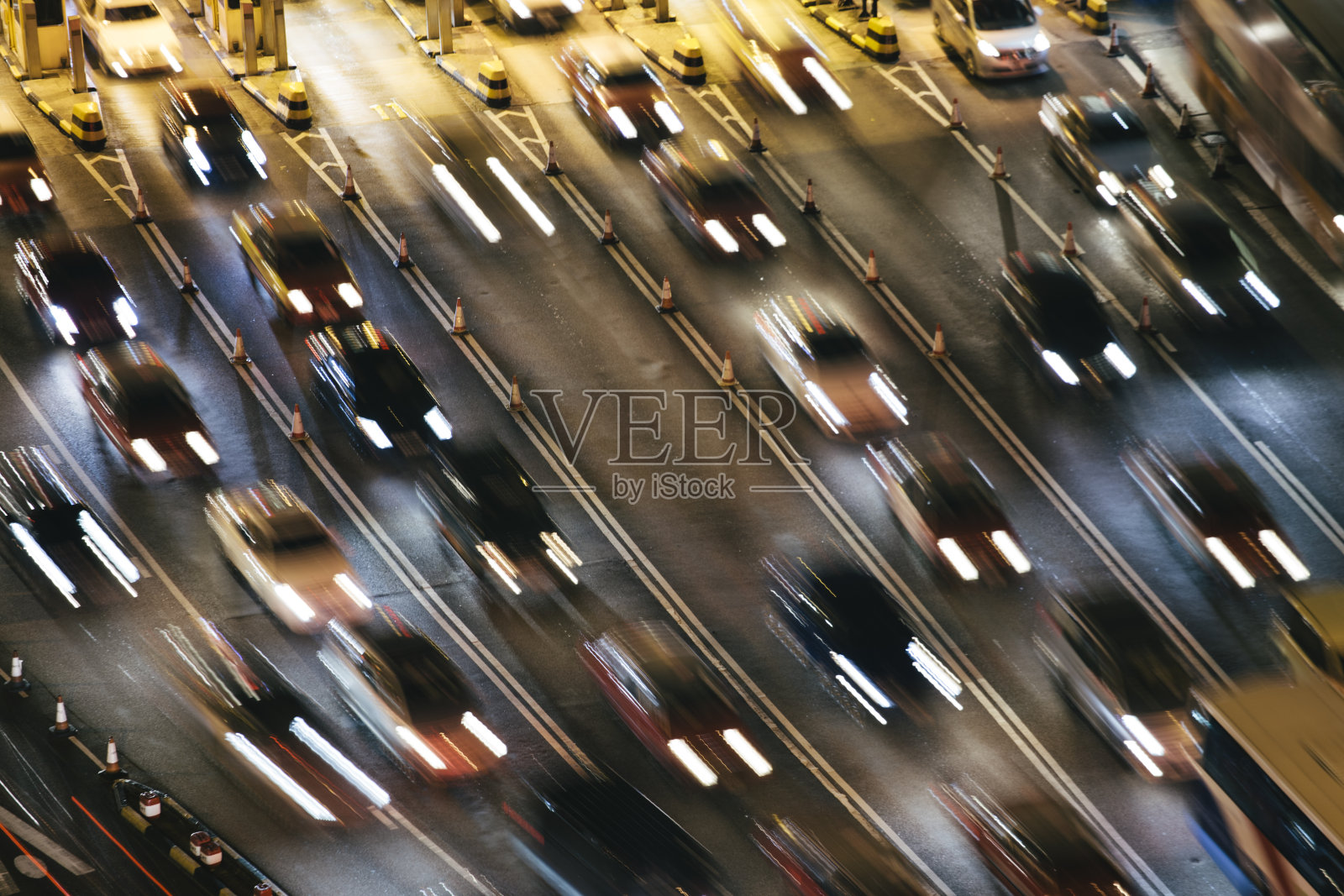 动态模糊高速公路在夜晚，香港，鸟瞰图照片摄影图片