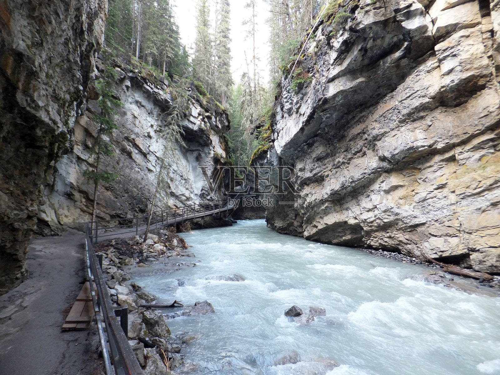 约翰斯顿峡谷徒步小径照片摄影图片