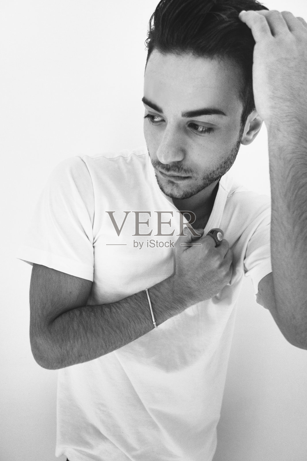 严肃的时尚男士肖像照片摄影图片