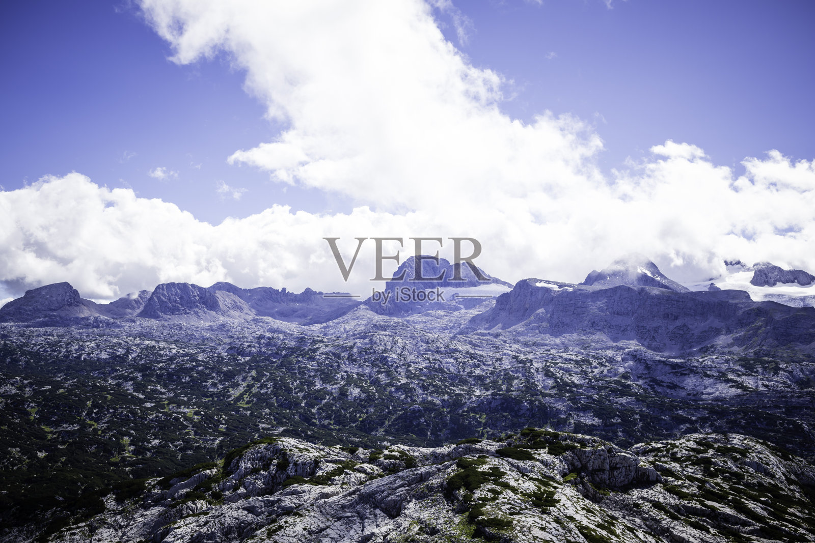 阿尔卑斯山山脉的全景照片摄影图片