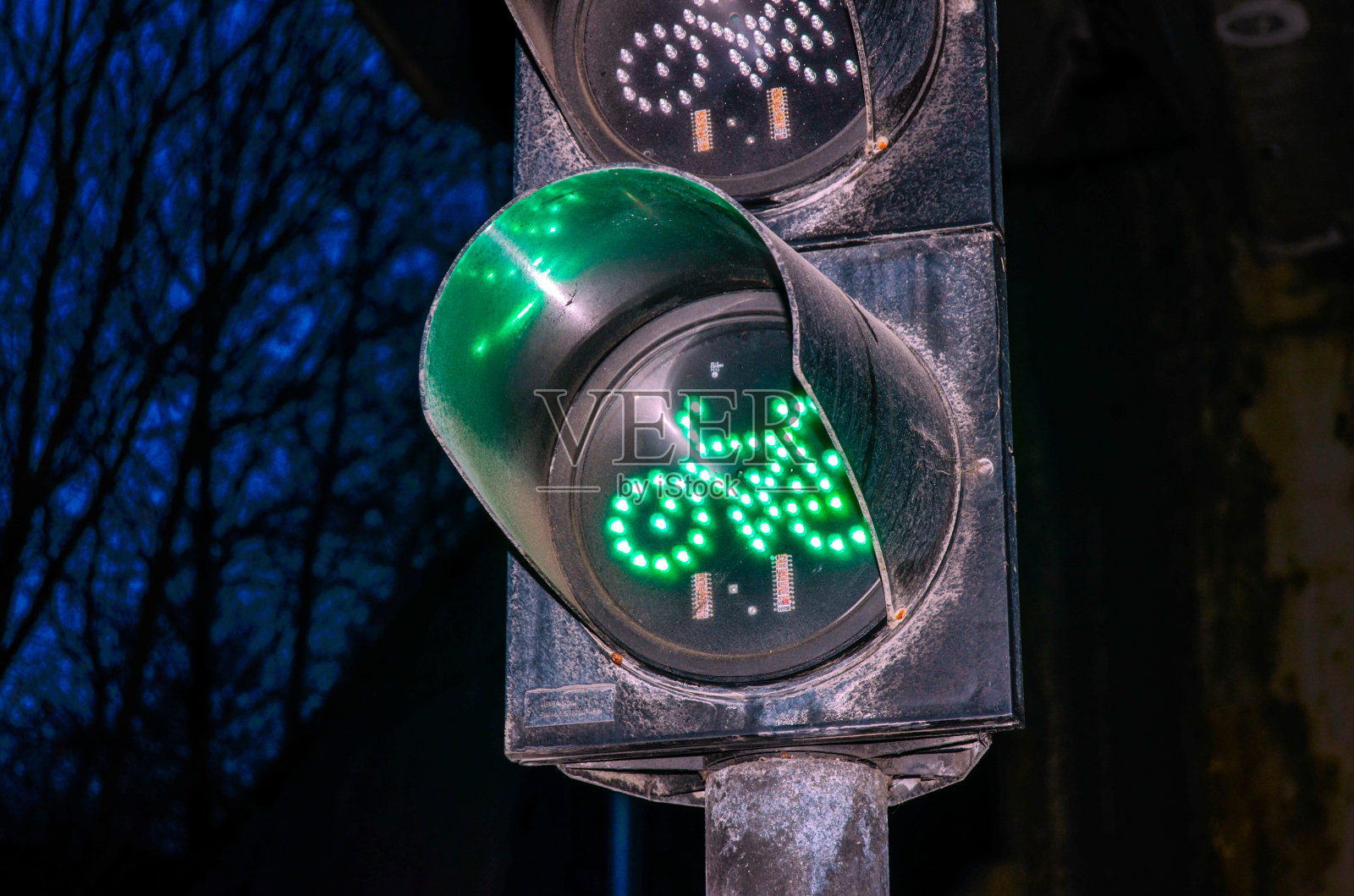 绿色交通信号灯照片摄影图片