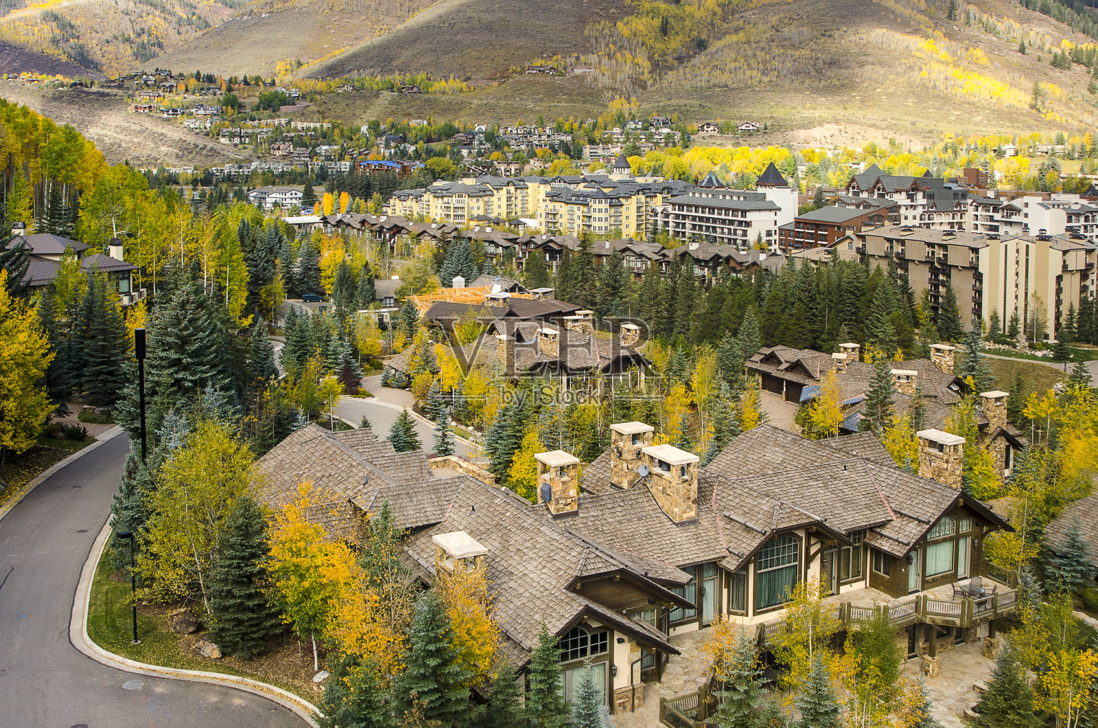 维尔度假村，科罗拉多州的落基山脉照片摄影图片