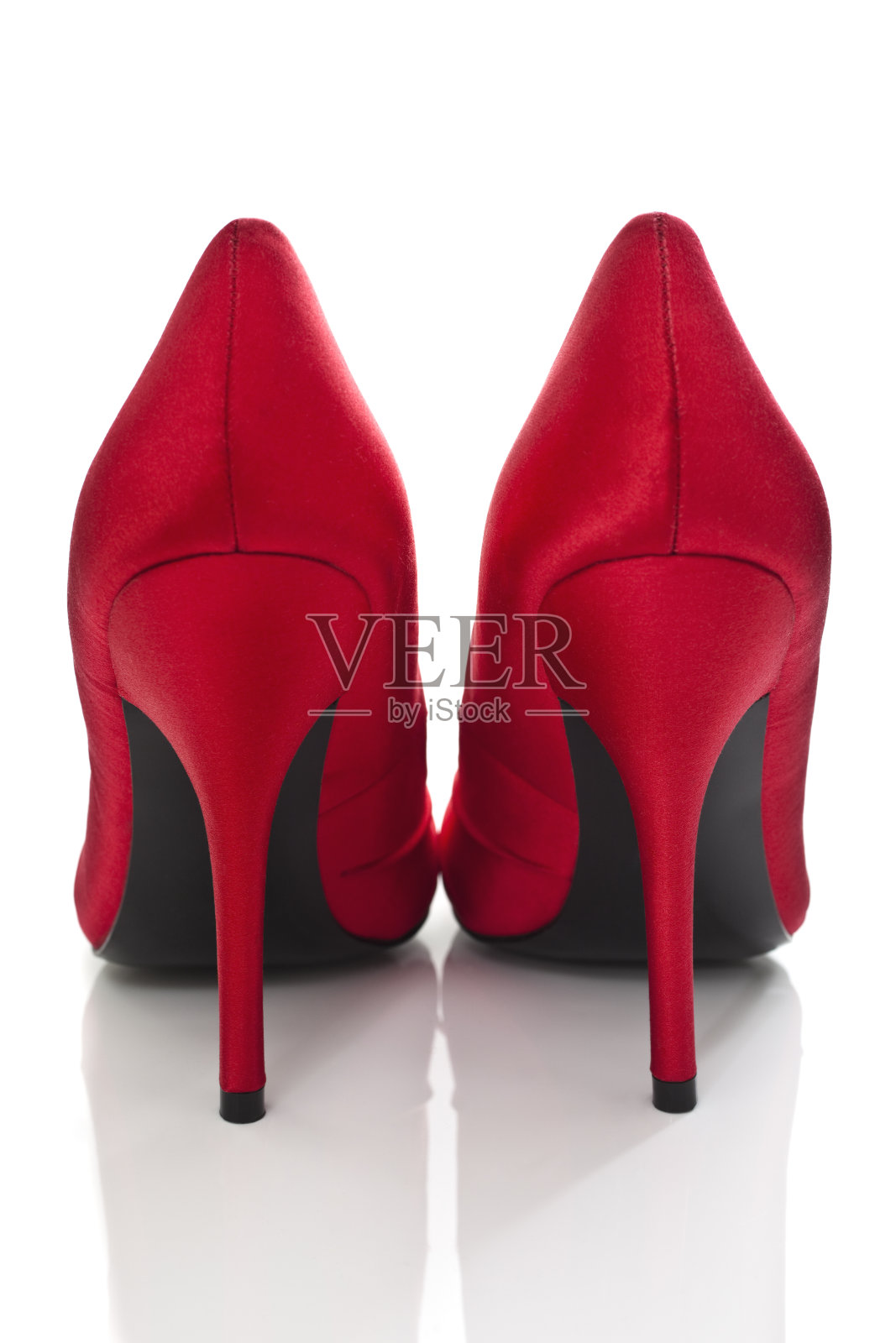 一双红色高跟鞋的后视图照片摄影图片