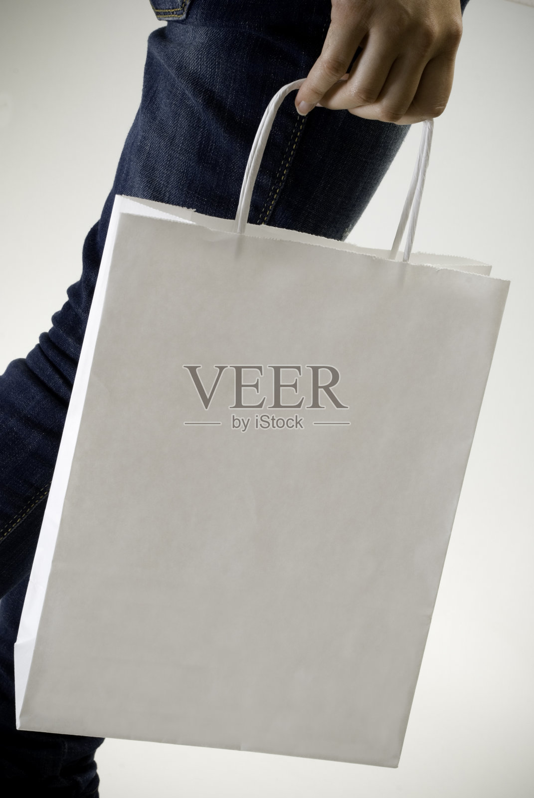 拎包的女人照片摄影图片