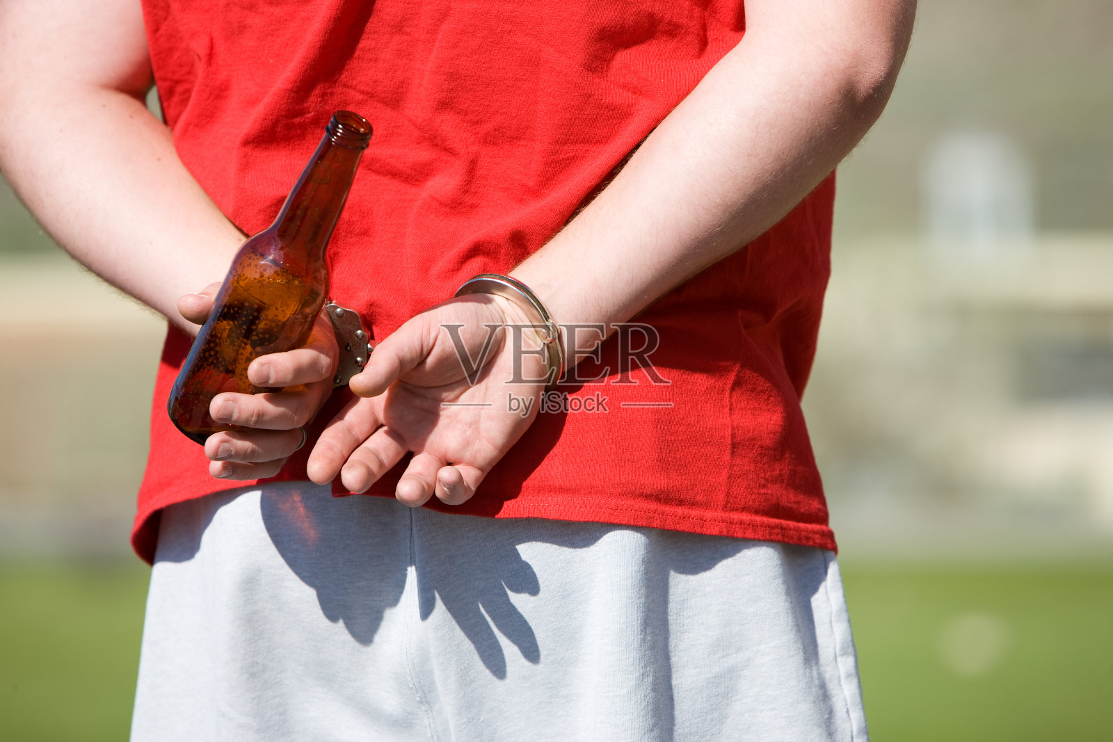 近景，酒后驾车被捕照片摄影图片