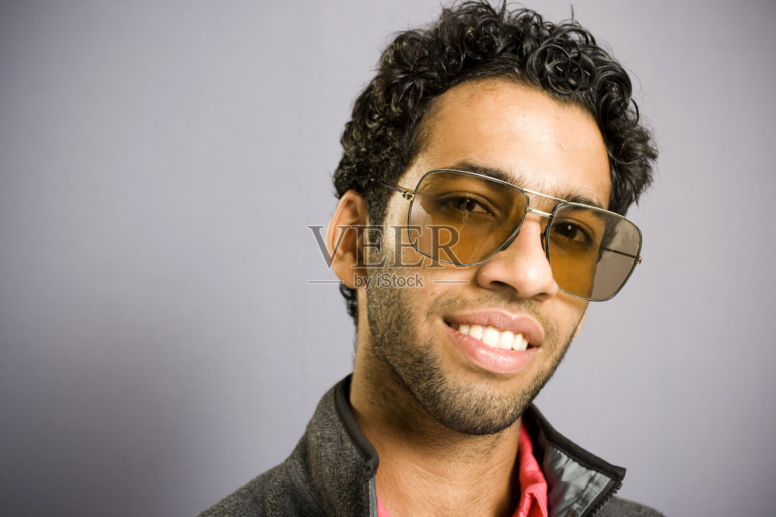 印度青年照片摄影图片