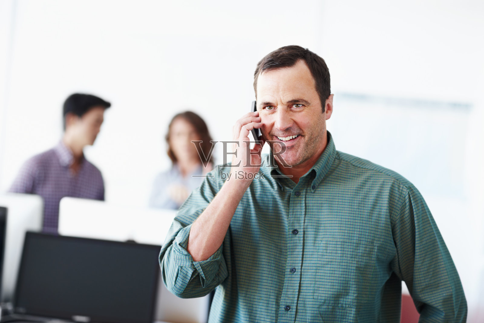 一直与客户保持沟通照片摄影图片