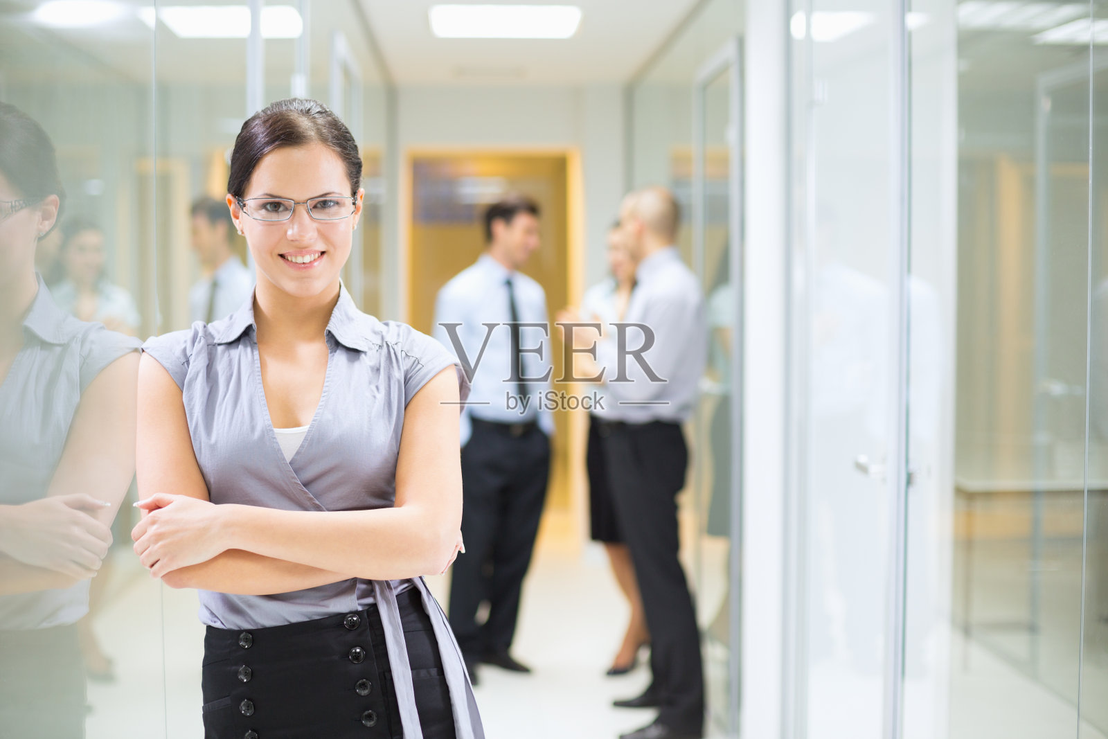 自信的商业女性微笑照片摄影图片